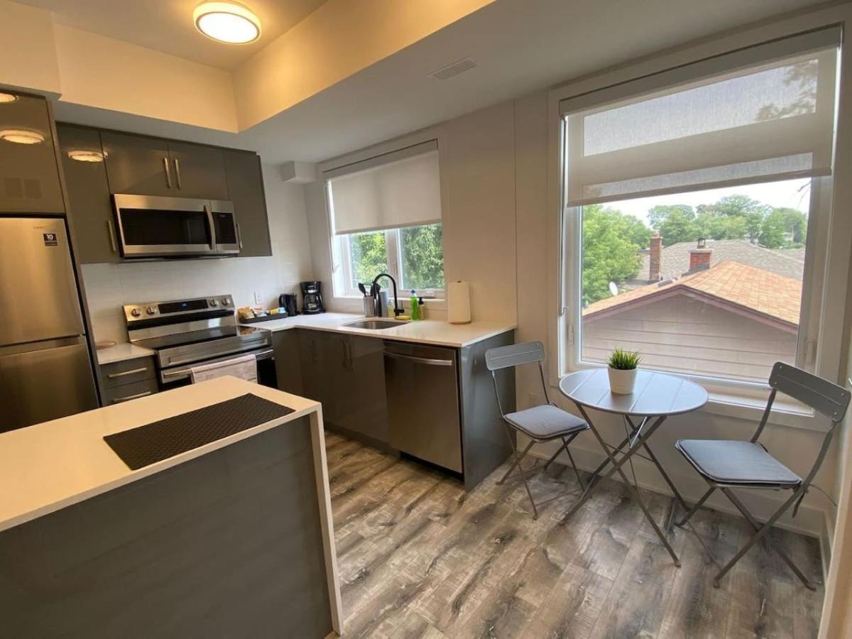 Stylish Townhome Gem With Several Amenities Just Minutes To The Falls Ниагарски водопад Екстериор снимка