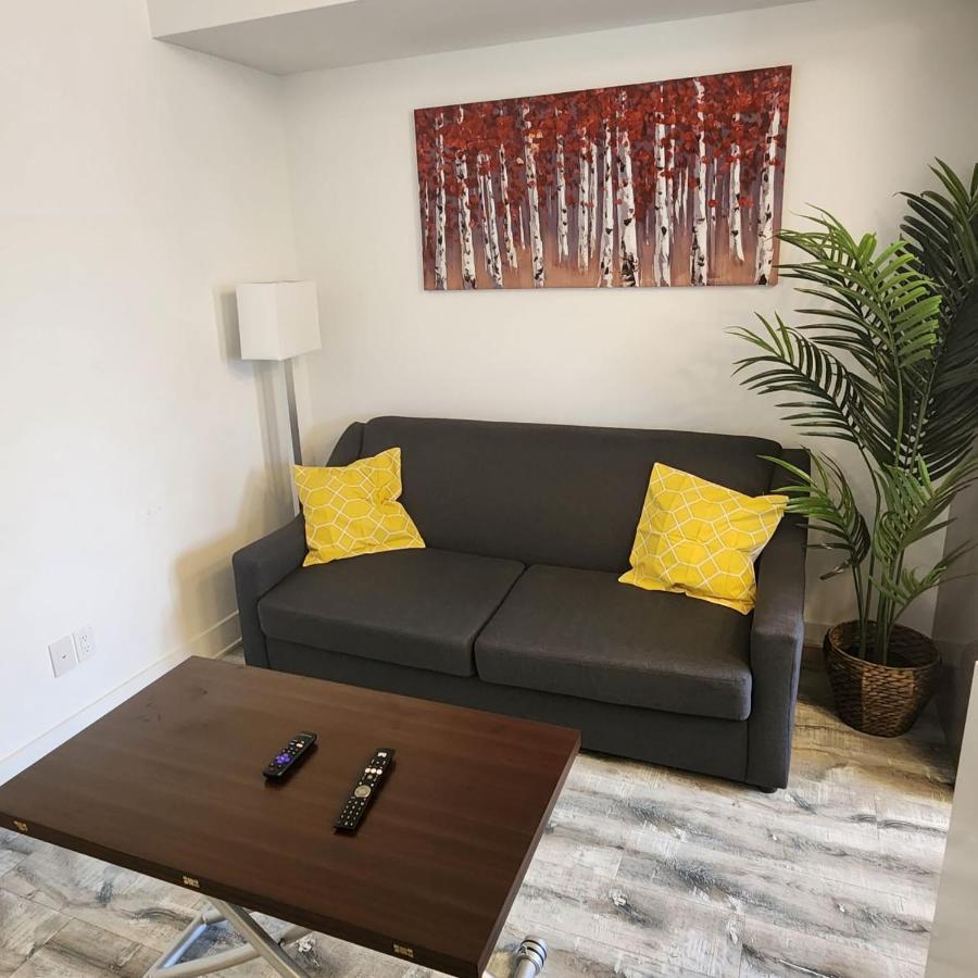 Stylish Townhome Gem With Several Amenities Just Minutes To The Falls Ниагарски водопад Екстериор снимка
