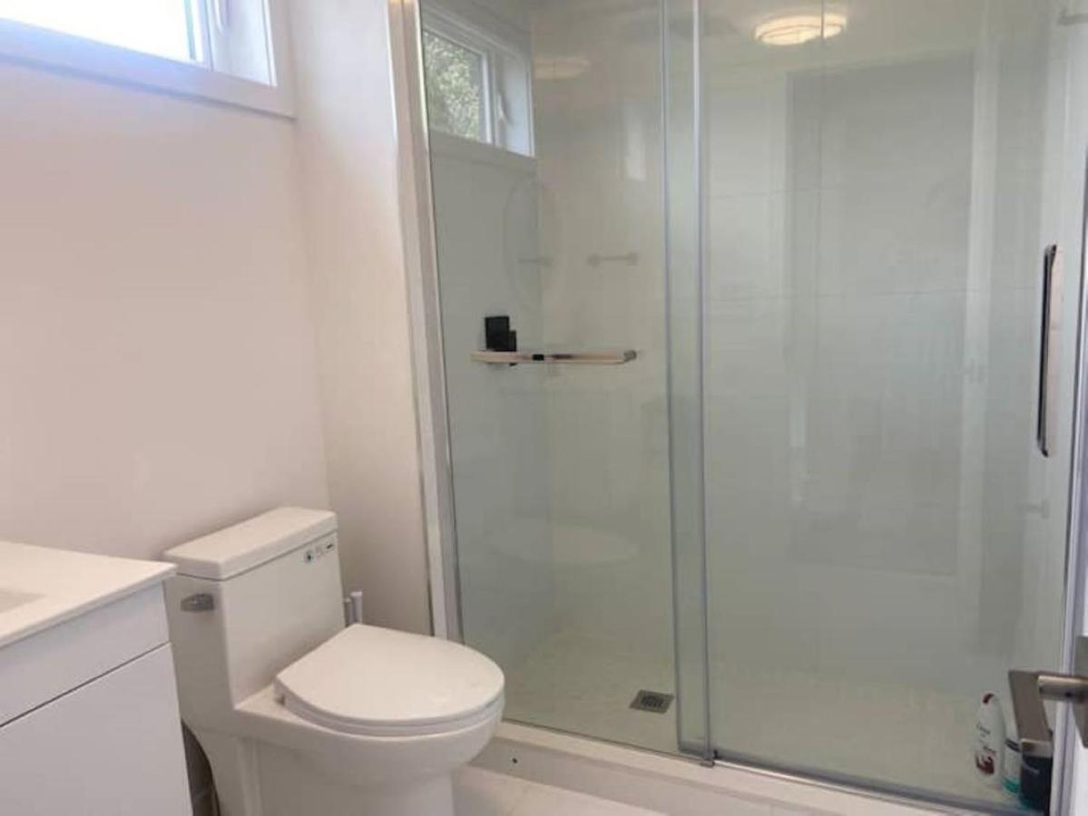 Stylish Townhome Gem With Several Amenities Just Minutes To The Falls Ниагарски водопад Екстериор снимка